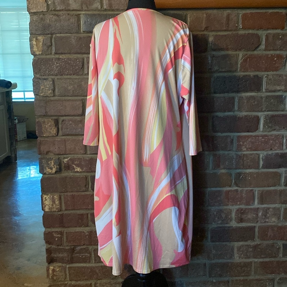 Peter Nygard pink and white abstract print jersey knit surplice neck mini dress - Picture 7 of 8